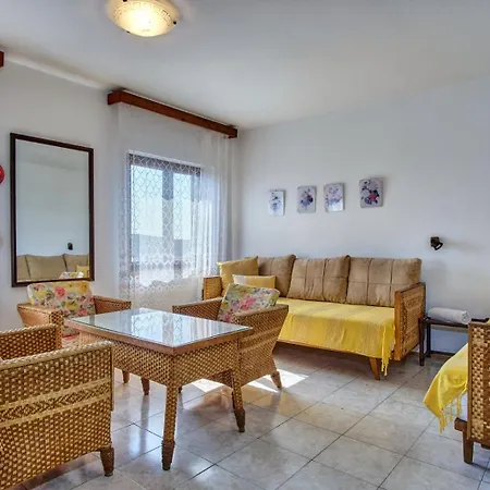 2240 Apartmán *